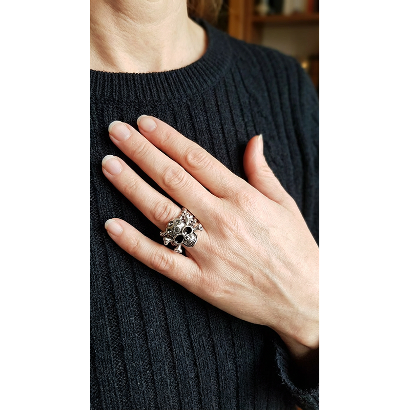Bague TÊTE DE MORT avec cristaux Swarovski