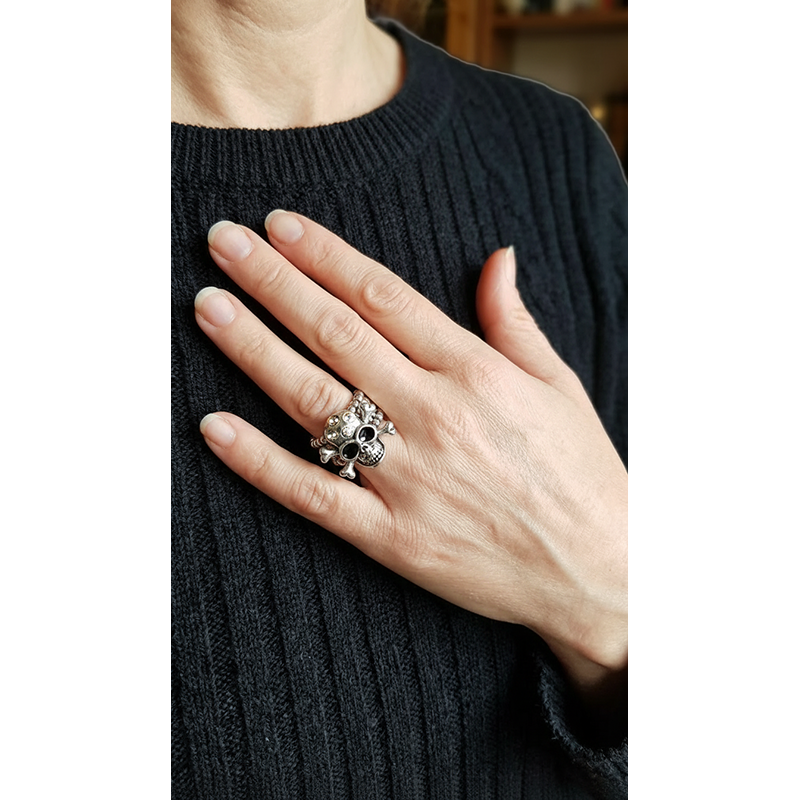 Bague TÊTE DE MORT avec cristaux Swarovski